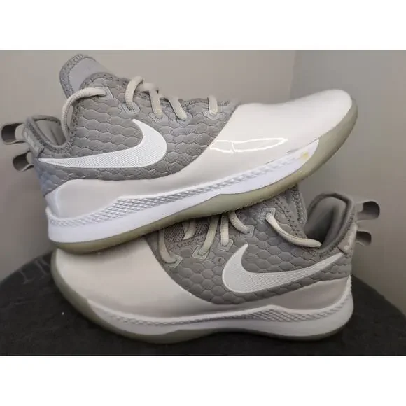 Nike LeBron Witness 3 330 Akron athletic basketball shoes 2018 sz 8.5 - Picture 4 of 10